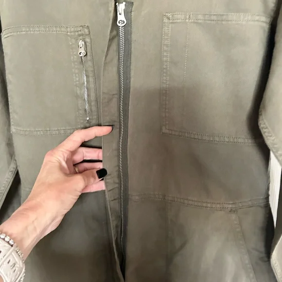 Outerknown Utility Jumper in Olive Green, NWT, size Medium - Picture 4 of 7
